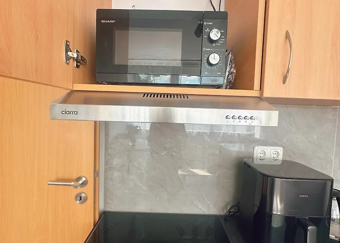 12b Apartment *